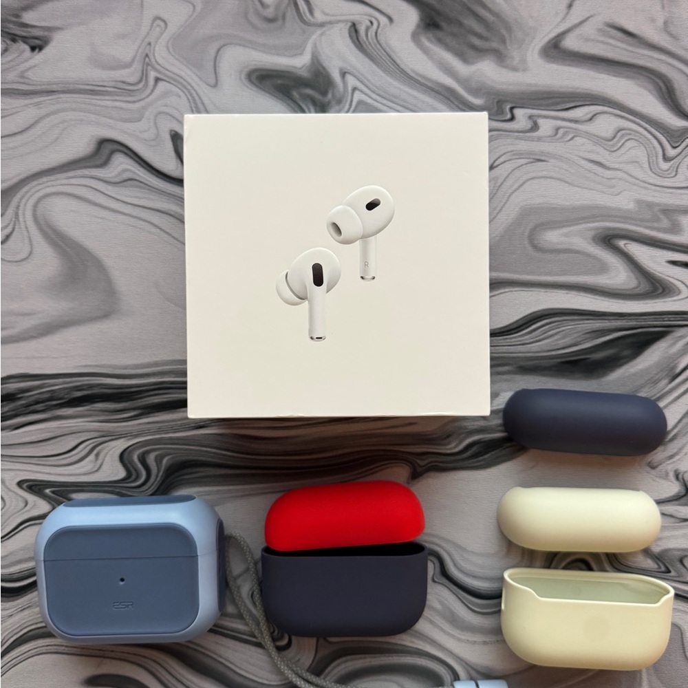 Apple AirPods Pro 2 (Lightning Cable)